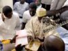 Émouvant, Serigne Mountakha Mbacké offre un « Kamil » à Aziz Alé Ndiaye…